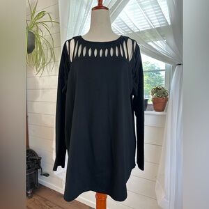 SHE + SKY YOKE CUTOUT LONG SLEEVE TOP 
SIZE: LARGE
COLOR: BLACK